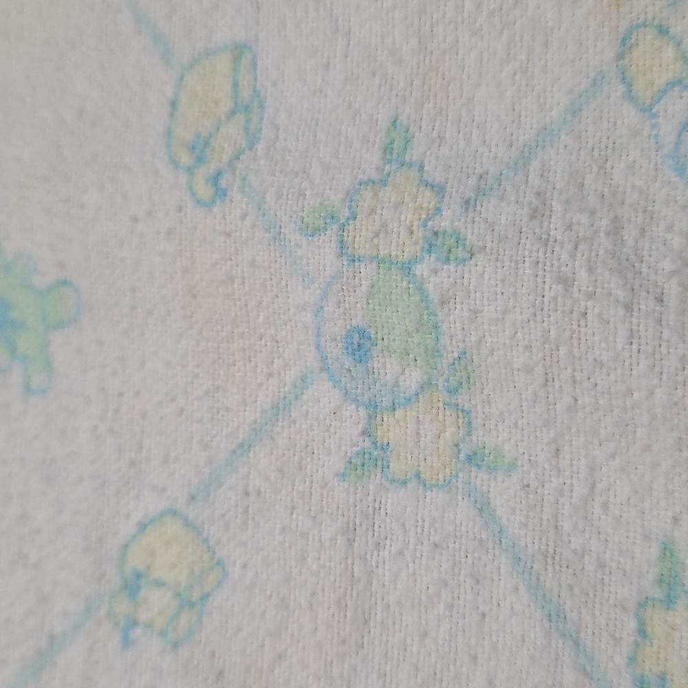 Flannel Cream and Blue Receiving Baby Blanket, 28x32, Preloved - Picture 13 of 16